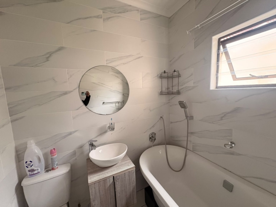 3 Bedroom Property for Sale in Cove Rock Eastern Cape